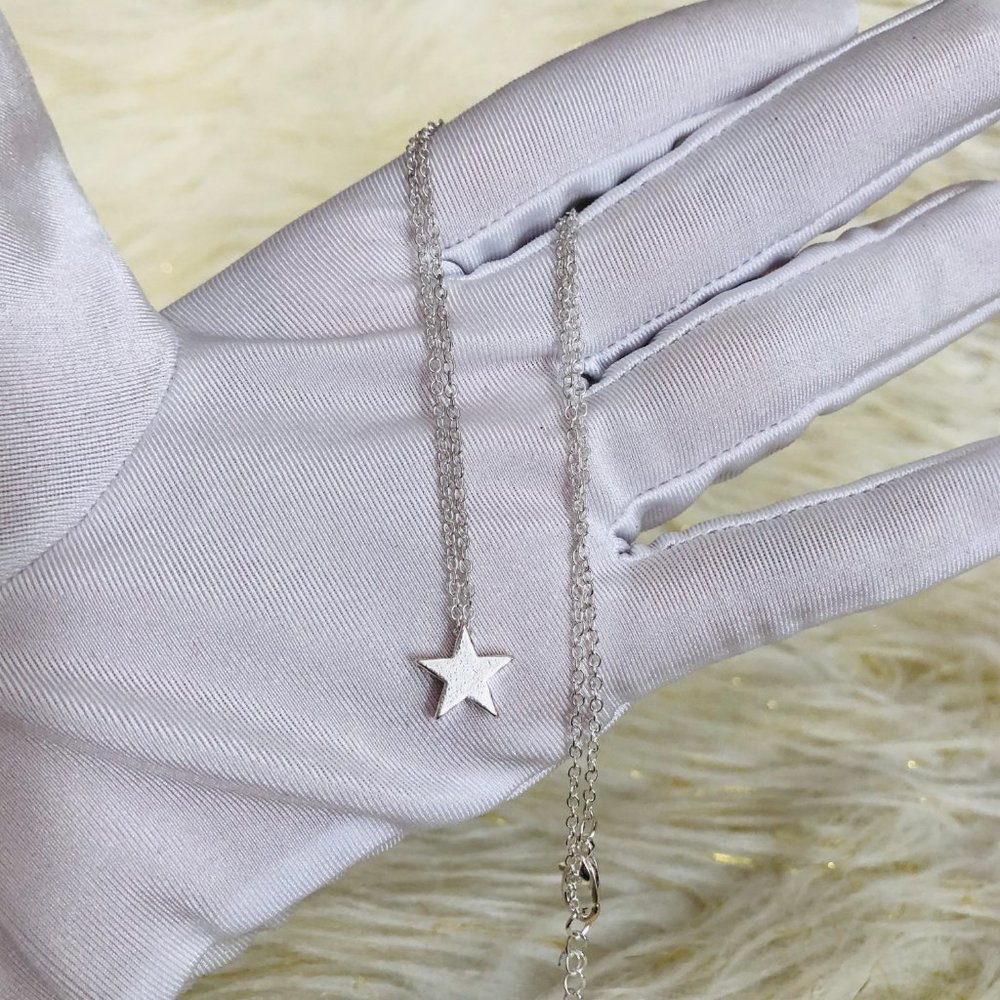 ‼️CLEARANCE‼️Gorgeous Star Necklace - Picture 7 of 11